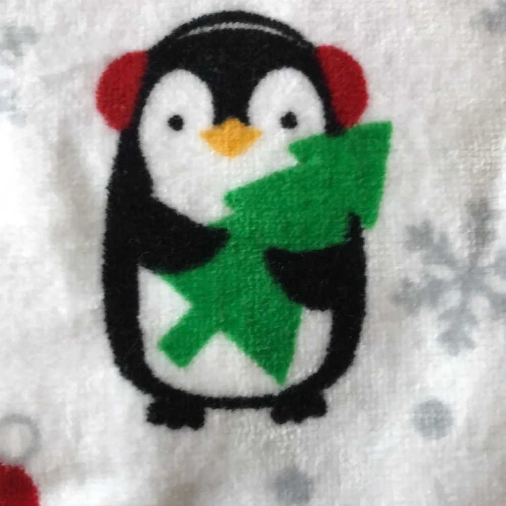 Christmas Holiday Winter PENGUINS Bath Towels